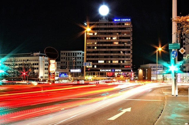 Blick auf das Saarcenter in Saarbrücken